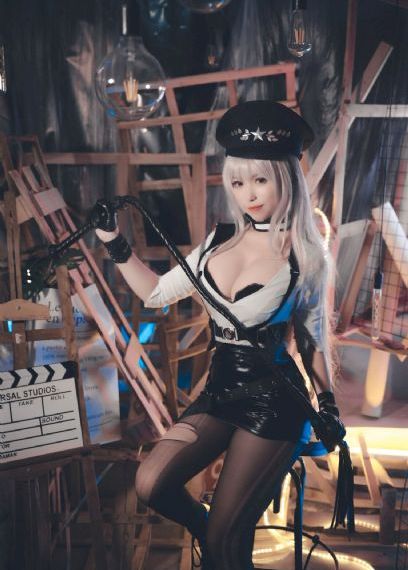 女女女